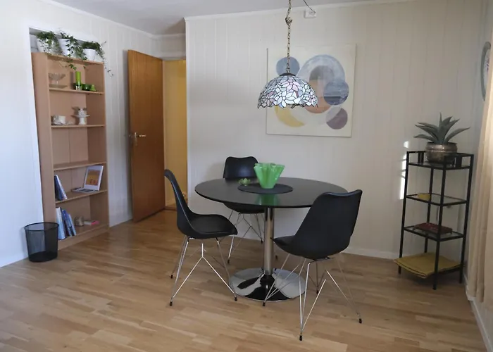 Apartamento G29 Sokkelleilighet Sentralt I Tromso, Ca. 50kvm. *